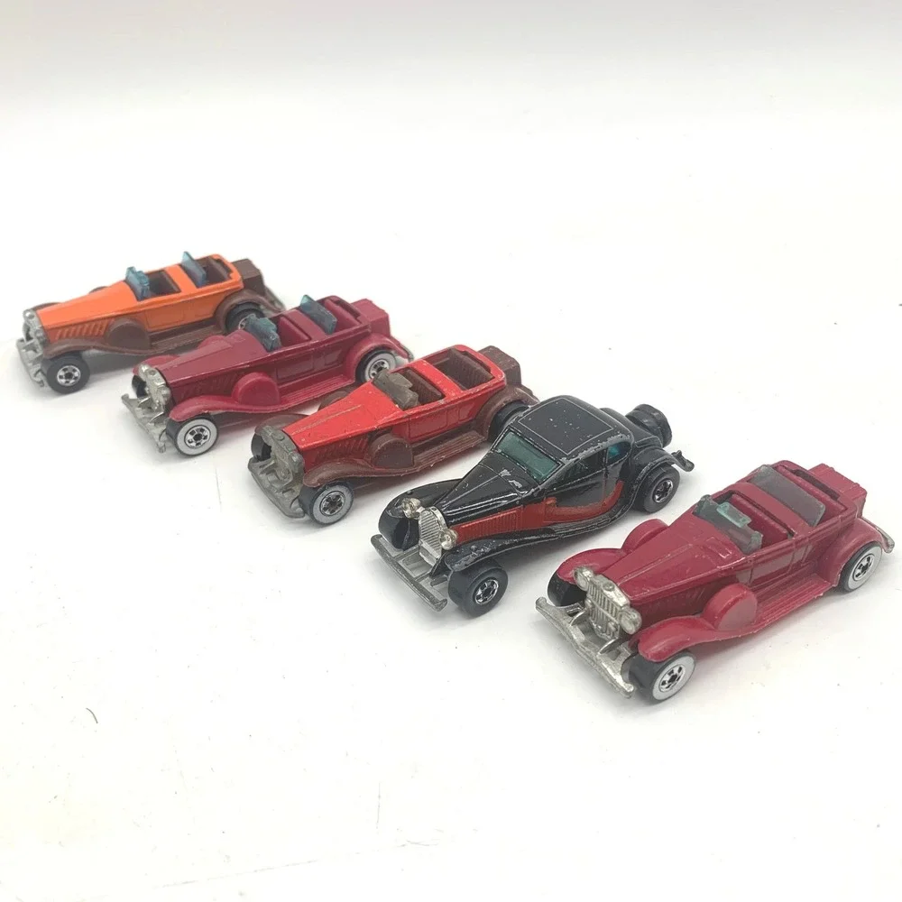 Hot Wheels Diecast Toy Cars Lot of 5 Multicolor Vintage 31 Doozie 37 Bugatti